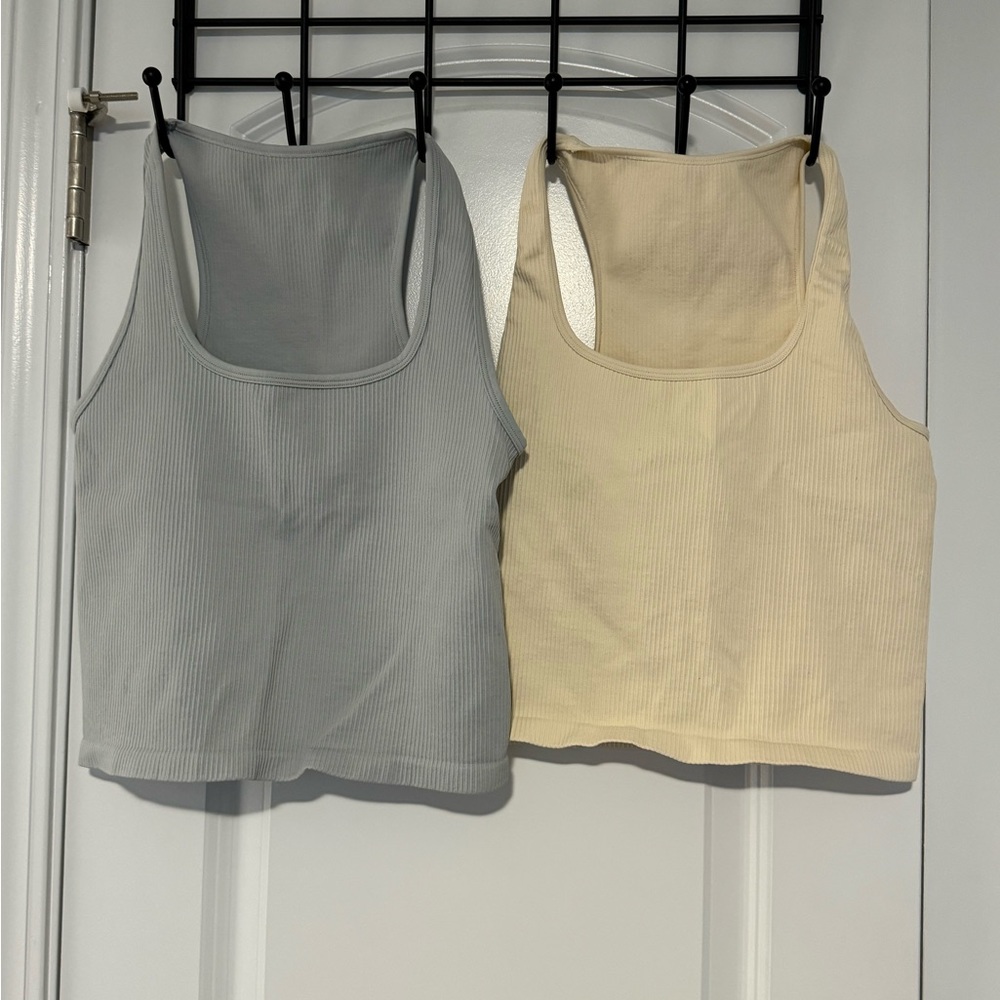 OQQ 2 pc compression cropped tanks - L